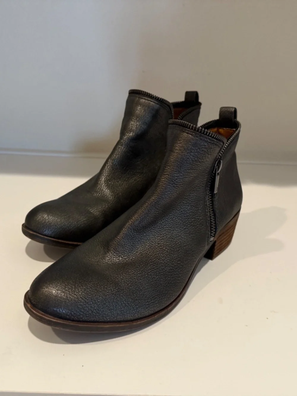Lucky Brand Basel Booties Women's 8.5 Pewter Metallic Leather Ankle Side Zips